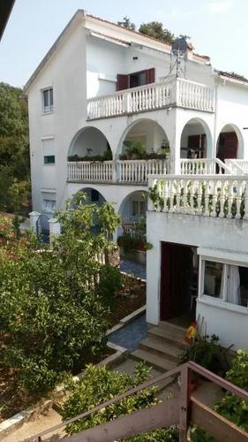 Apartmani i sobe u Dobrim vodama