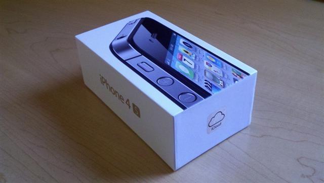 IPhone 4s Nov u kutiji