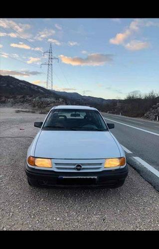 Prodaje se opel astra benzin+plin