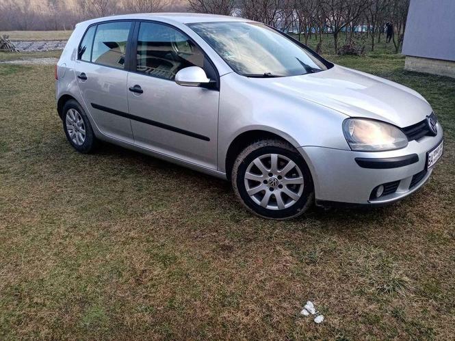 GOLF 1,9 77 2004