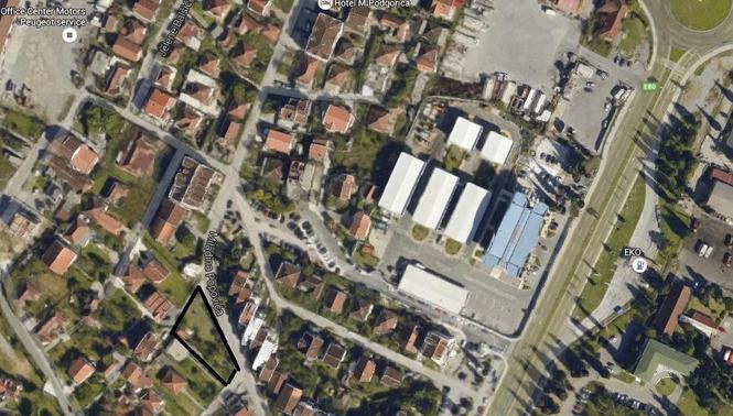Plac na Zabjelo sa ucrtanom zgradom