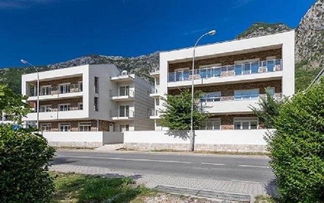 Apartmani u novom stambenom kompleksu u Risnu