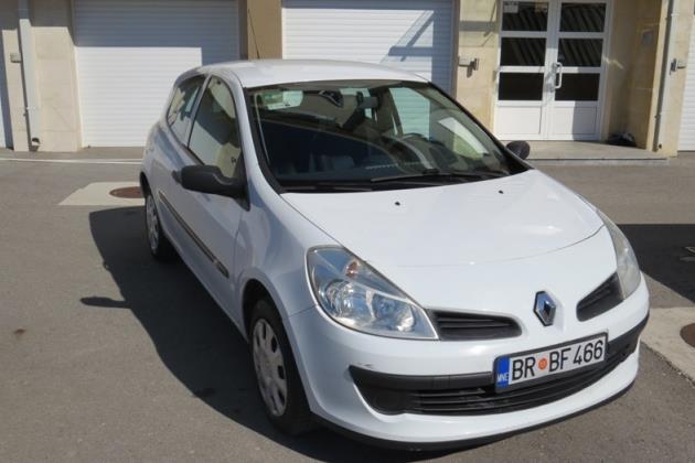 Renault Clio -08