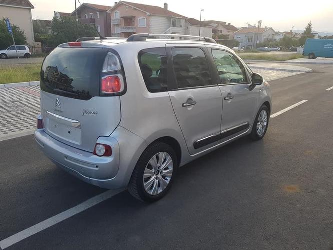 Citroen C3 Pikasso 1.6HDI 73kw 2013godiste. Registrovan godi
