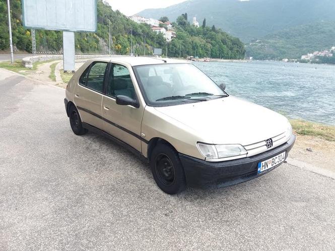 PEUGEOT 306