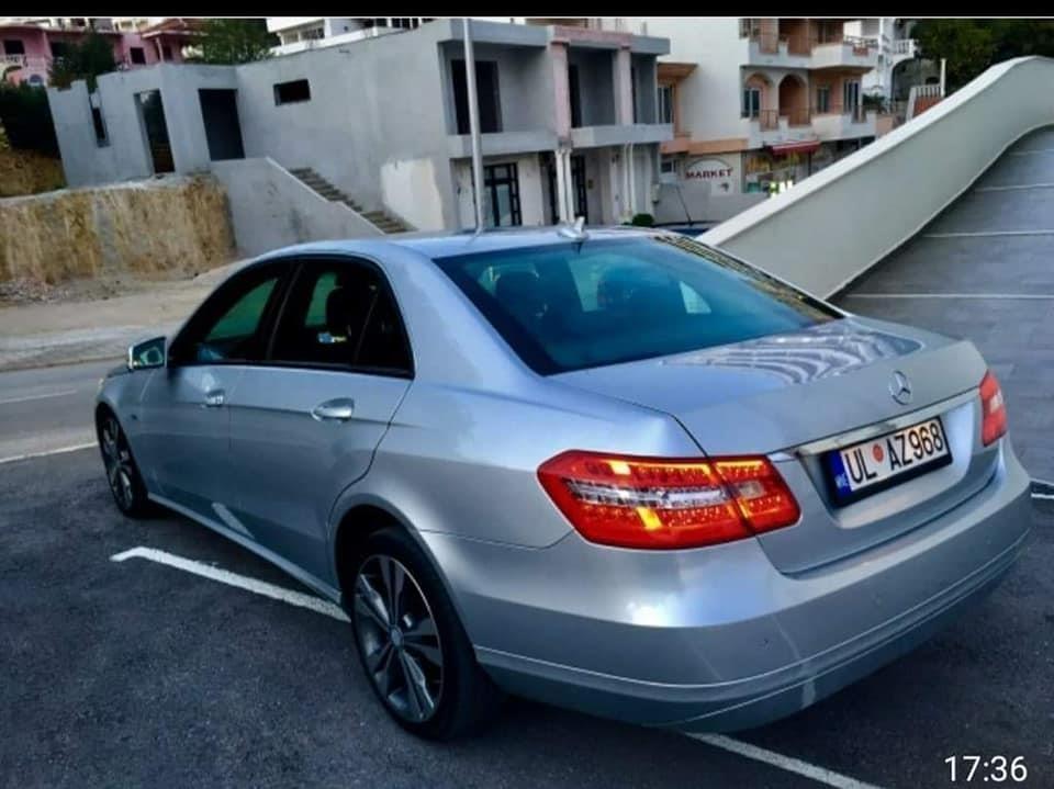 MERCEDES-E220