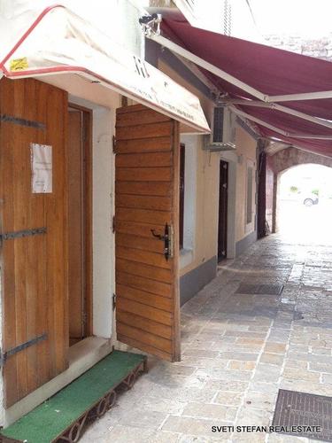 Poslovni prostor povrsine 40m2 u Stari Grad