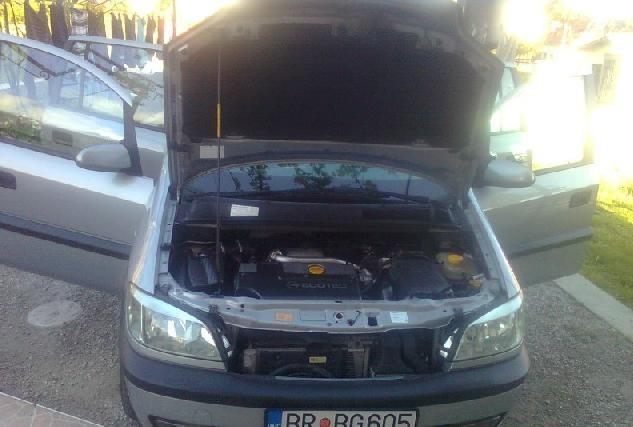 Opel  Zafira dti -01