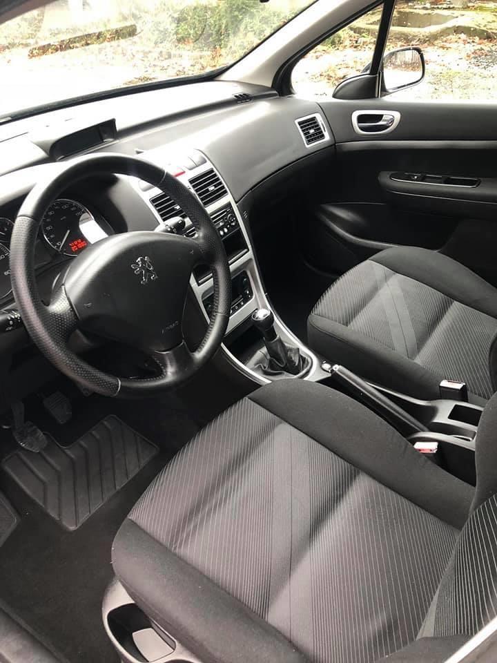 PEUGEOT-307