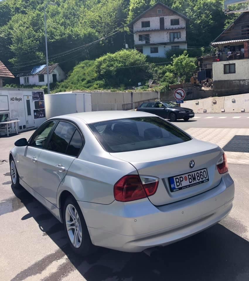 BMW-318D-E90