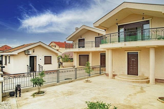 2 extra luksuzne kuce i treca kuca apartman
