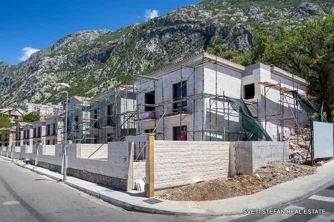 Vile 250m2 u Kotor