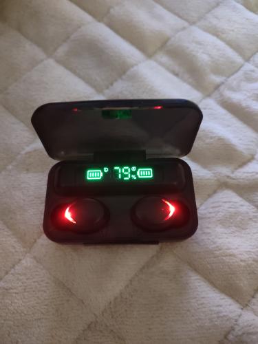 Bežične Bluetooth slušalice  sa power bank kućištem