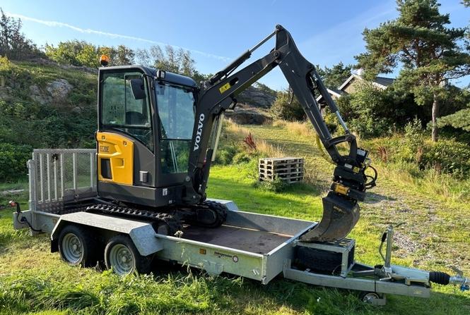 2020 Bager Volvo EC20E + Transportna prikolica