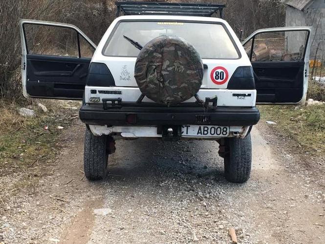 Prodaje se golf 2 (NIJE 4x4) nije reg