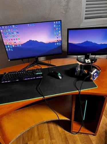 Gaming Kompjuter Uz Opremu