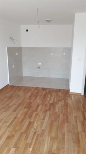 PRODAJA, DVOSOBAN CIJEVNA COMERC LJUBOVIC