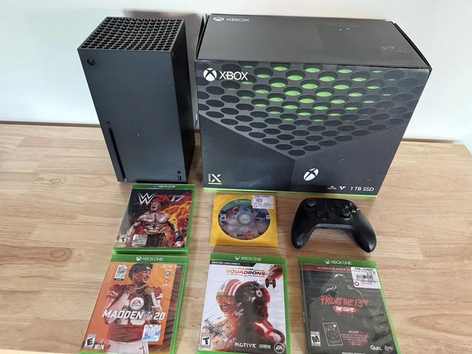 Microsoft Xbox Series X - 1TB SSD Black Bundle  Controller