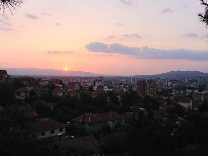 Prodaje se gg zemljište na manje od deset minuta od centra N