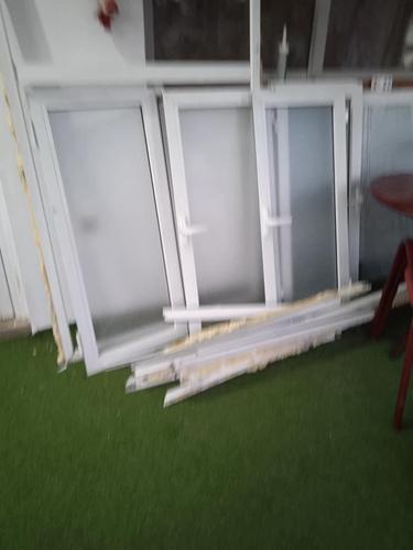 Tri eloksirana prozora 
Aluminijum 110x170 (visina može da  