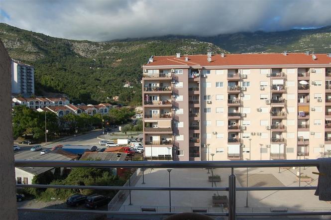 Komforan dvosoban stan u Budvi, odlicna lokacija
