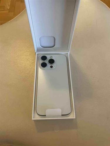 Iphone 15 pro 128gb neaktiviran