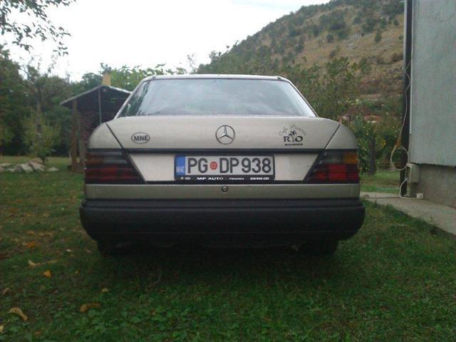 Mercedes'Beny 200 -87