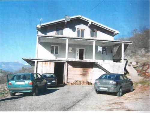 Kuca od 360m2 u Podgorica