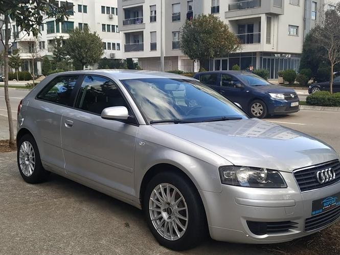Audi 2004god