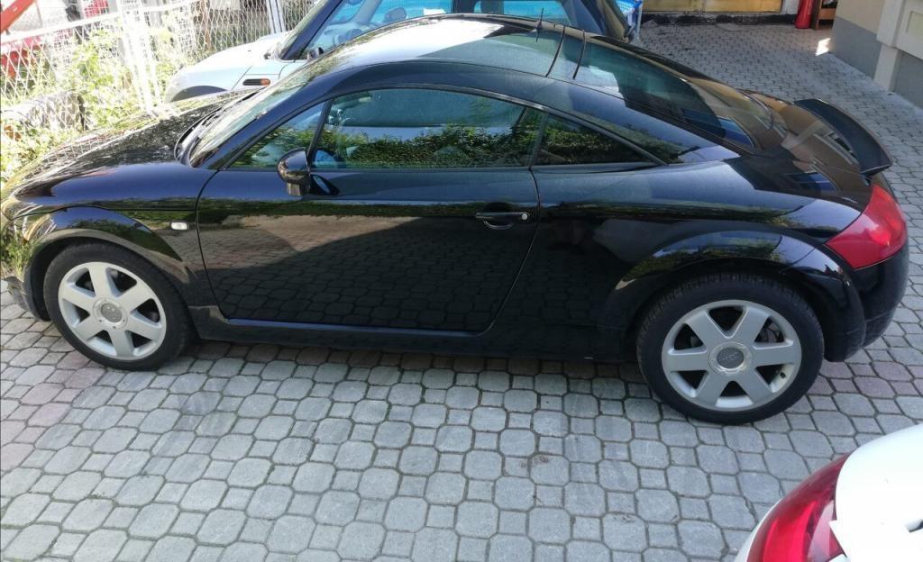 AUDI-TT-1-8-turbo-quattro