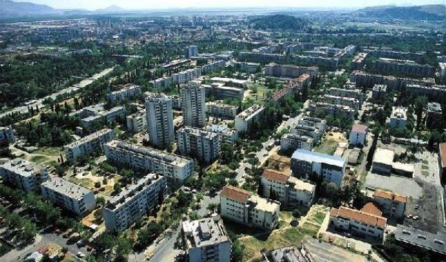 Kuca od 470m2, plac 800m2 u Podgorica