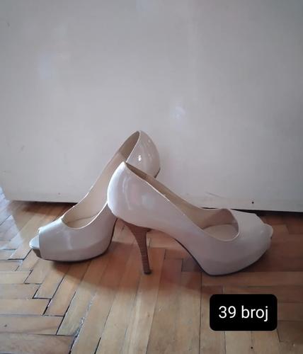 Prodajem obucu