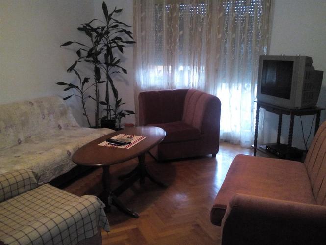 Izdajem sobe djevojkama u Podgorici