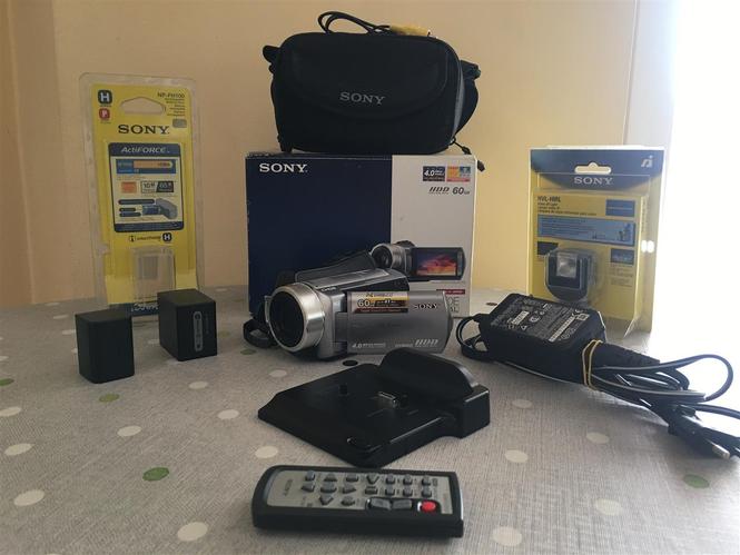 Sony kamkorder DCR- SR210E + oprema
