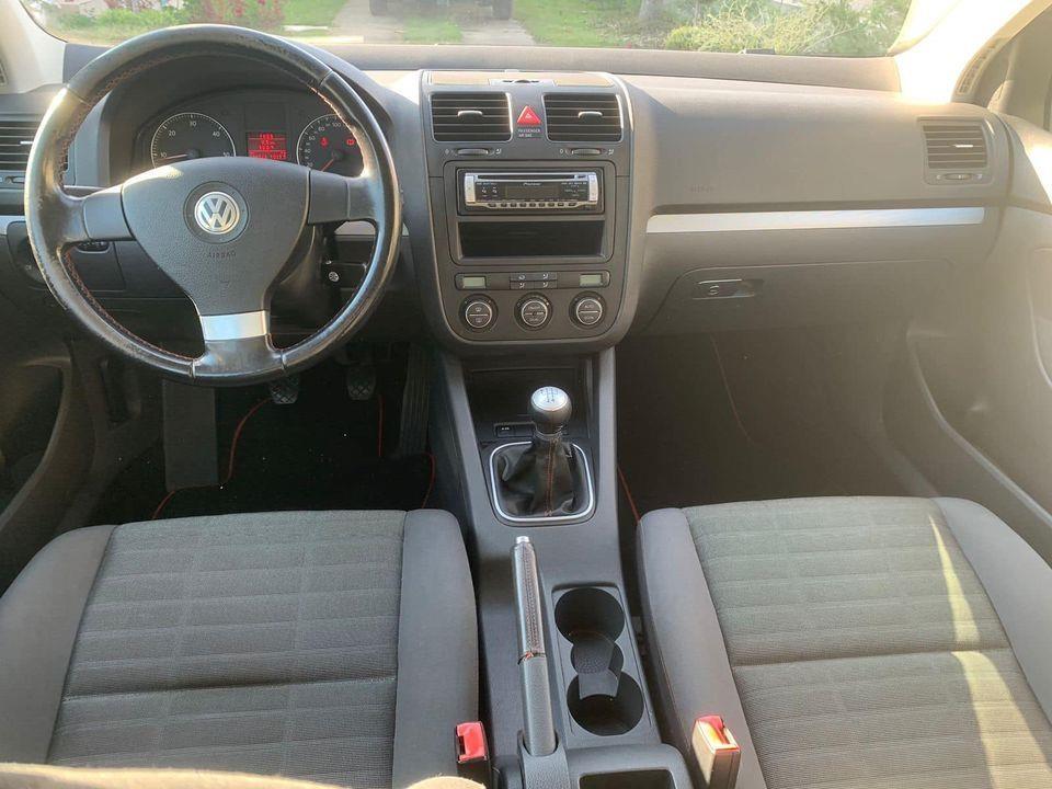 Na-prodaju-Golf-5-1-9tdi-u-odlicnom-stanju-bez-ulaganja--Tek