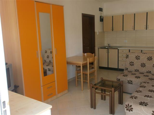 Izdavanje garsonjera 28m2 u Podgorica
