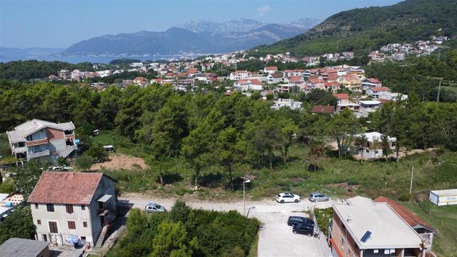 Urbanizovan plac u Tivtu sa pogledom na more