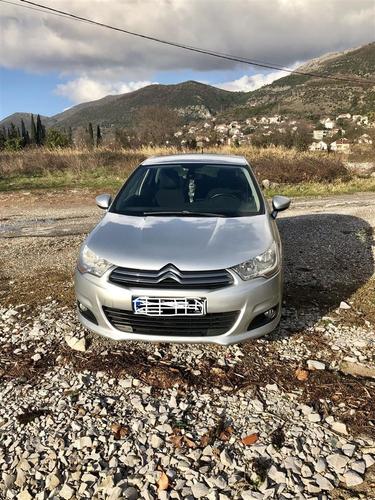 Prodajem auto