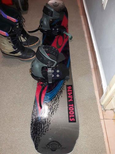 SNOWBOARD , ČIZME I TORBA