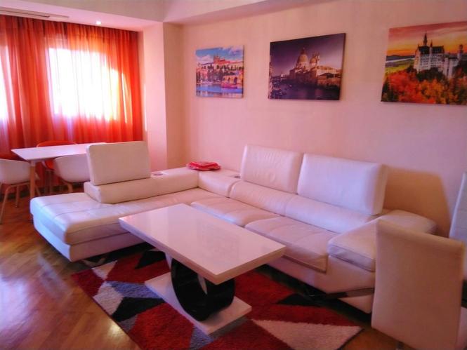 Izdajem namjesten jednosoban lux stan u City Kvart 