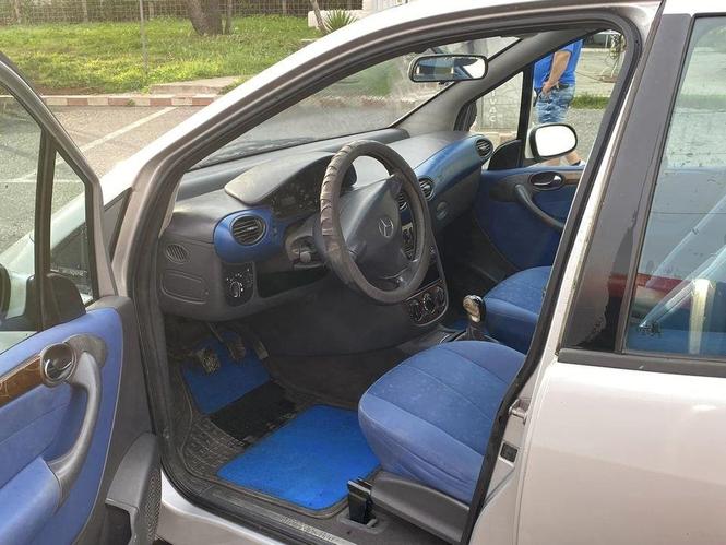 Prodaje se