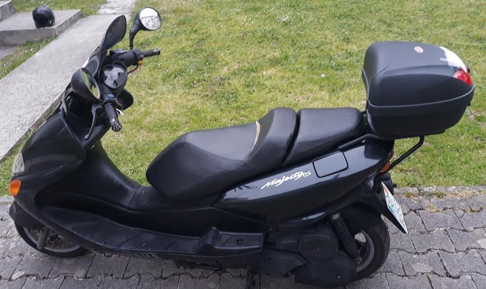 Prodajem-skuter-Yamaha-majesty-125-cc-Budva-telefon-06888477