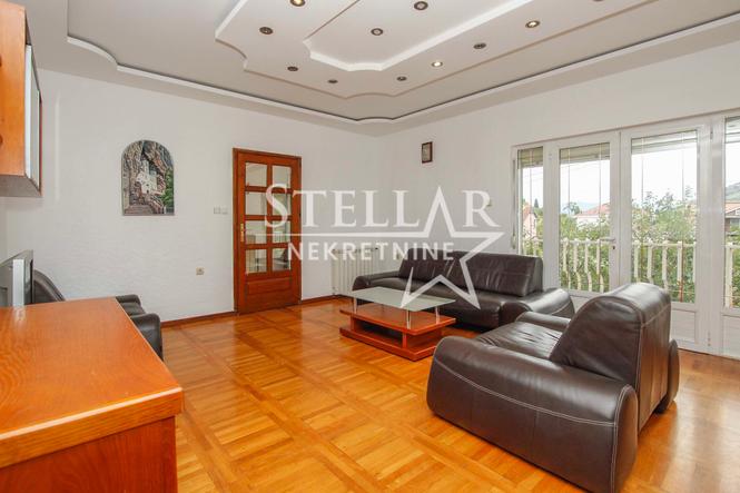 Izdavanje, kuća, 250m², Tološi, Podgorica