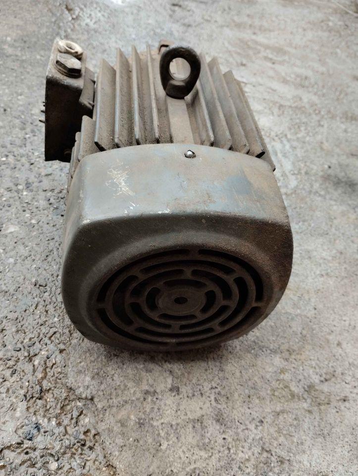 Prodaja-motor-4kw-1486minutu-ispravan-top-dobar-oke-stanje-z