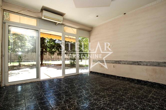 Prodaja, poslovni prostor, 32m², Lepa Kata, Podgorica