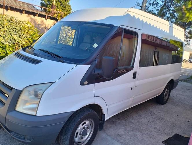 Ford tranzit 2007 /9sedišta Na dobrom je stanju moze i kompl