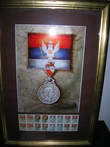 CRNOGORSKE MEDALJE I ZASTAVE NA POŠTANSKIM MARKICA