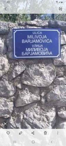 Bar prodajem kuću 068313719