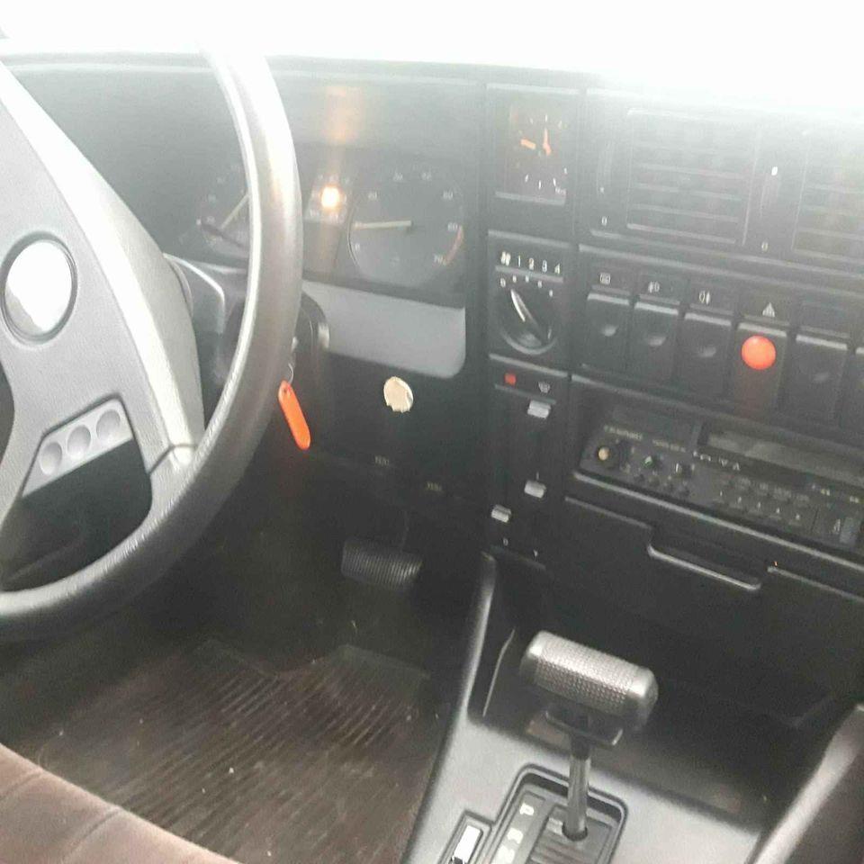 Automobili