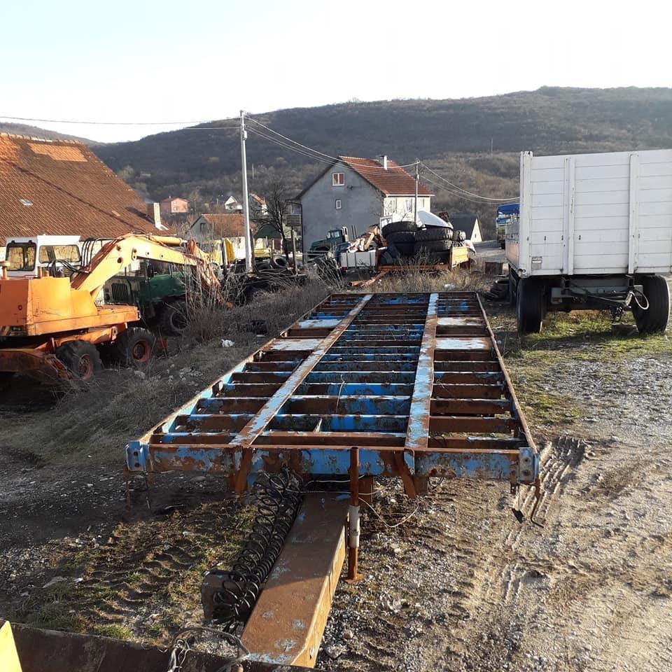 Prikolica-tandem